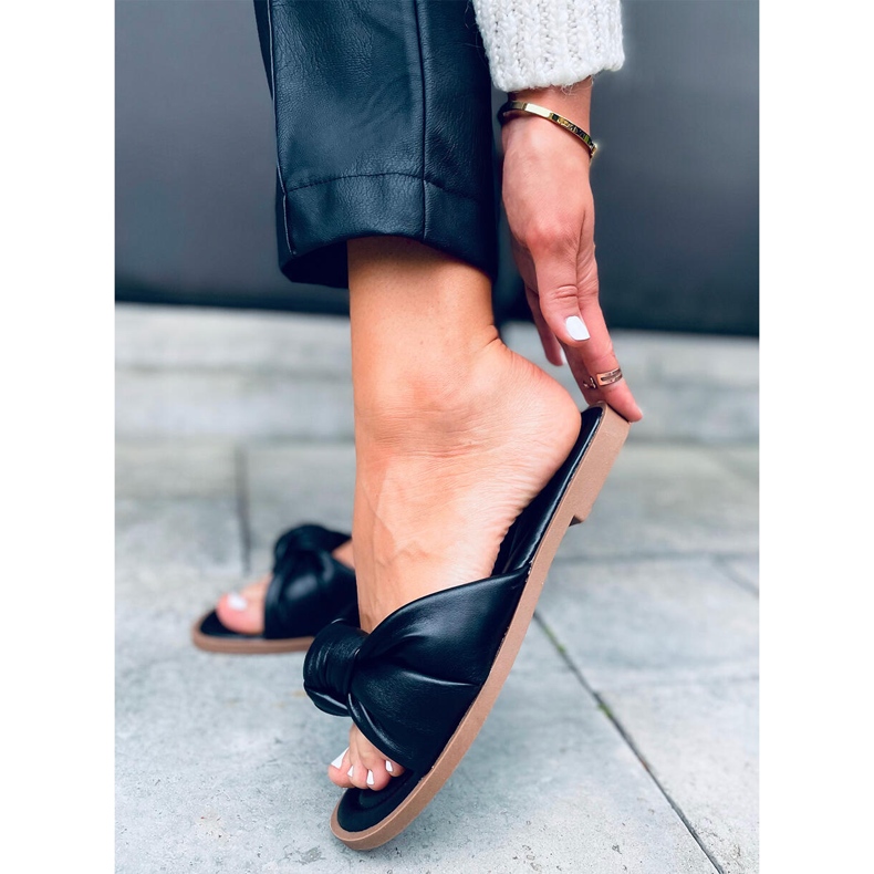 Női Sally Black papucs fekete 2