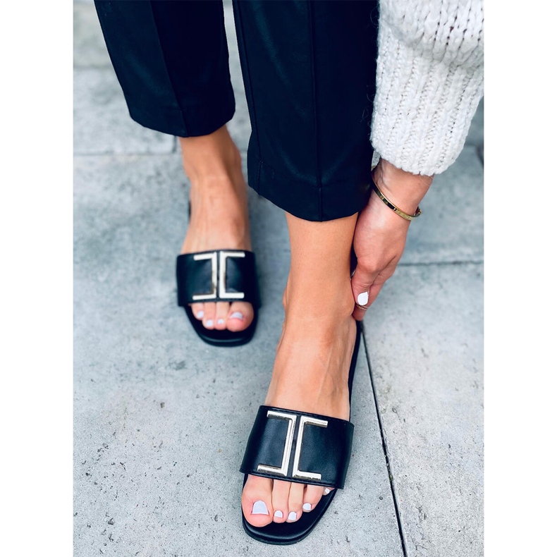 BM Azalea fekete női szandál 1