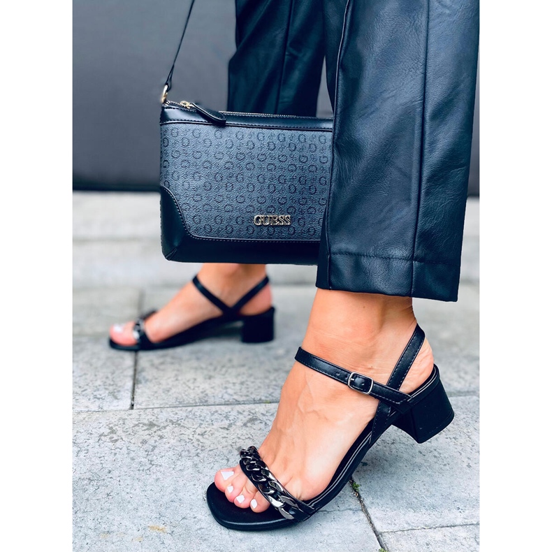 Daphne fekete alacsony sarkú szandál 1