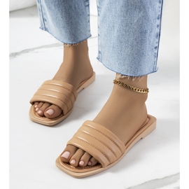 BM Keulen barna papucs 1