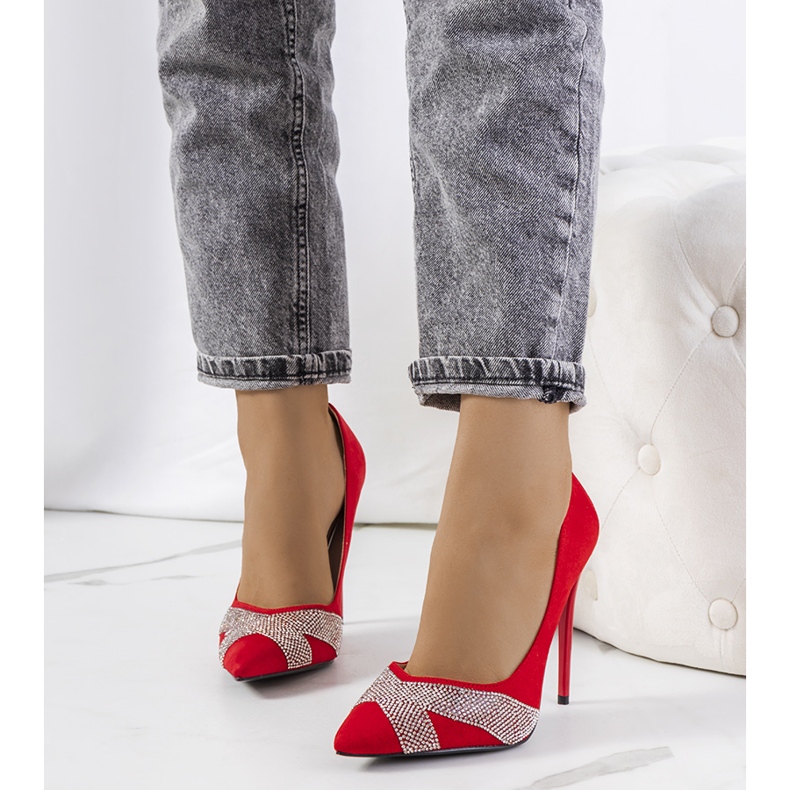 BM Steven piros magassarkúja 1