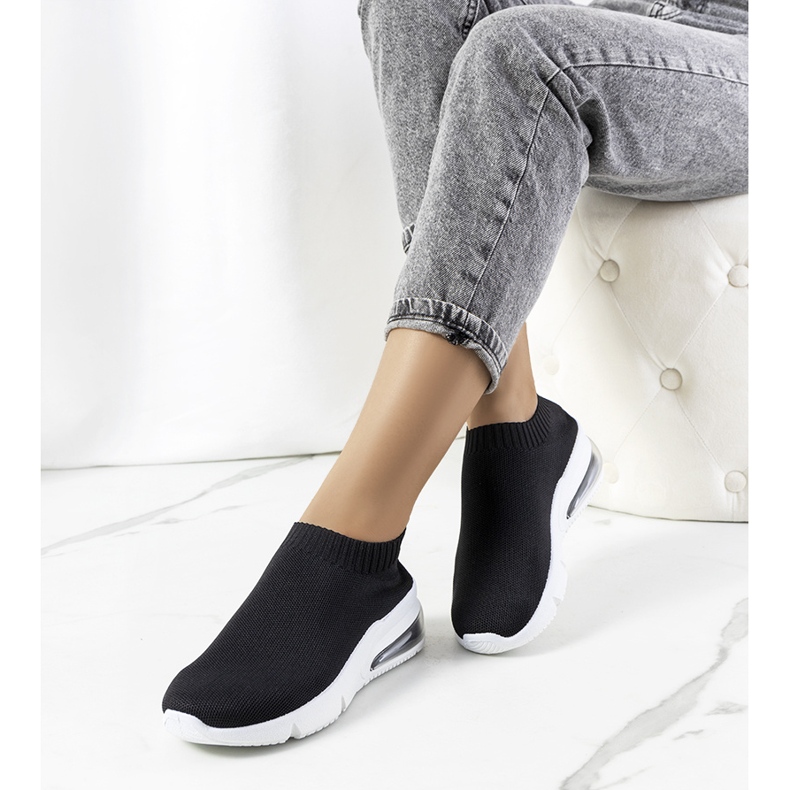 Fekete tornacipő a Trudy-tól 1 Fekete tornacipő a Trudy-tól 1