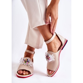 PA2 Női bőr szandál bézs Nevassa díszítéssel 2