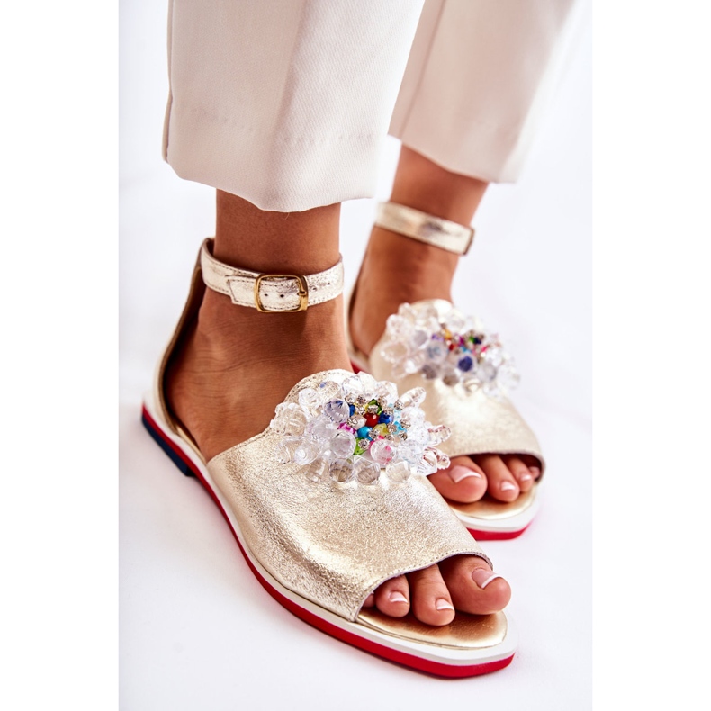 PA2 Női bőr szandál arany Nevassa díszítéssel aranysárga 2