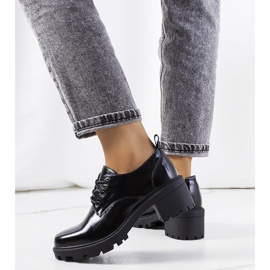 A márka fekete magas sarkú cipői Vance 1