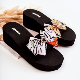 WJ1 Női fehér Silana Foam Wedge papucs sokszínű 2 WJ1 Női fehér Silana Foam Wedge papucs sokszínű 2