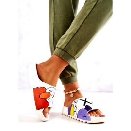 Gumi flip -flopok fehér nyomtatással 2