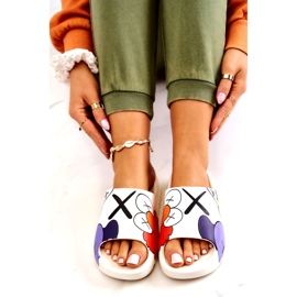 Gumi flip -flopok fehér nyomtatással 3