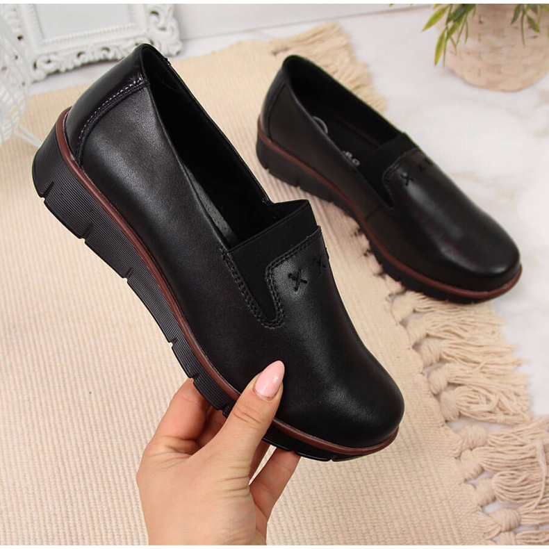 Kényelmes bőr női cipő fekete Filippo 2