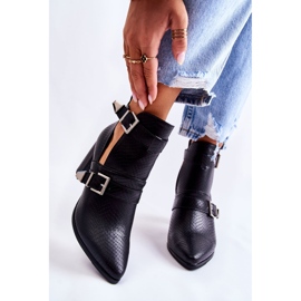 WJ2 Divatos csizma oszlopon, fekete suelo kivágásokkal 1