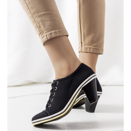 Fekete broguk a Belisle-i poszton 1