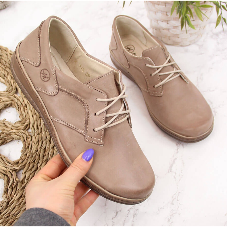 Kényelmes bőr női cipő bézs Helios 715 színben 2 Kényelmes bőr női cipő bézs Helios 715 színben 2