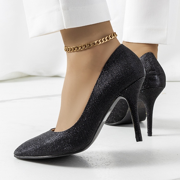 Fekete fényes Macerra sarkú cipő 1