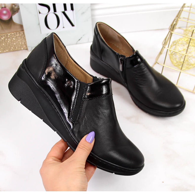 Kényelmes bőr női cipő fekete Helios 348 2