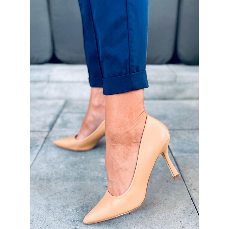 Női szemcsés magassarkú Aurora Camel barna 1