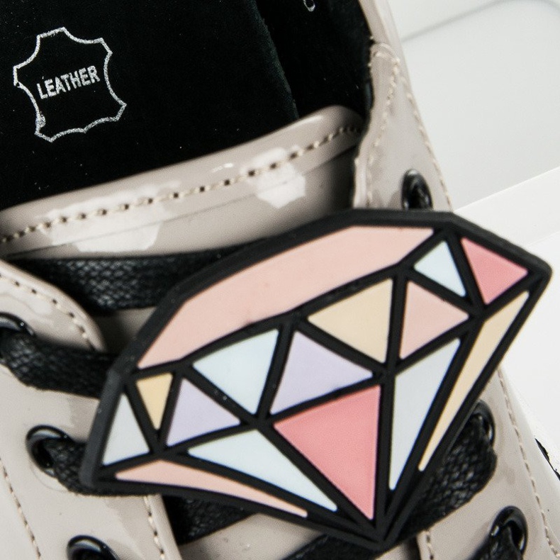 Betler Gyémánt lakkozott tornacipő szürke 1