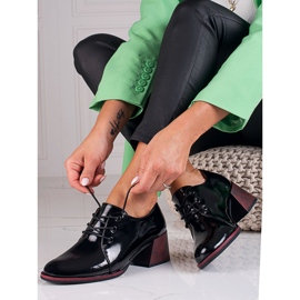 Lakkozott Vinceza magassarkú fekete 1