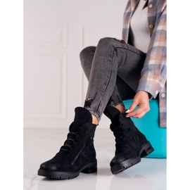 Fekete velúr táskák W. Potockitól 1