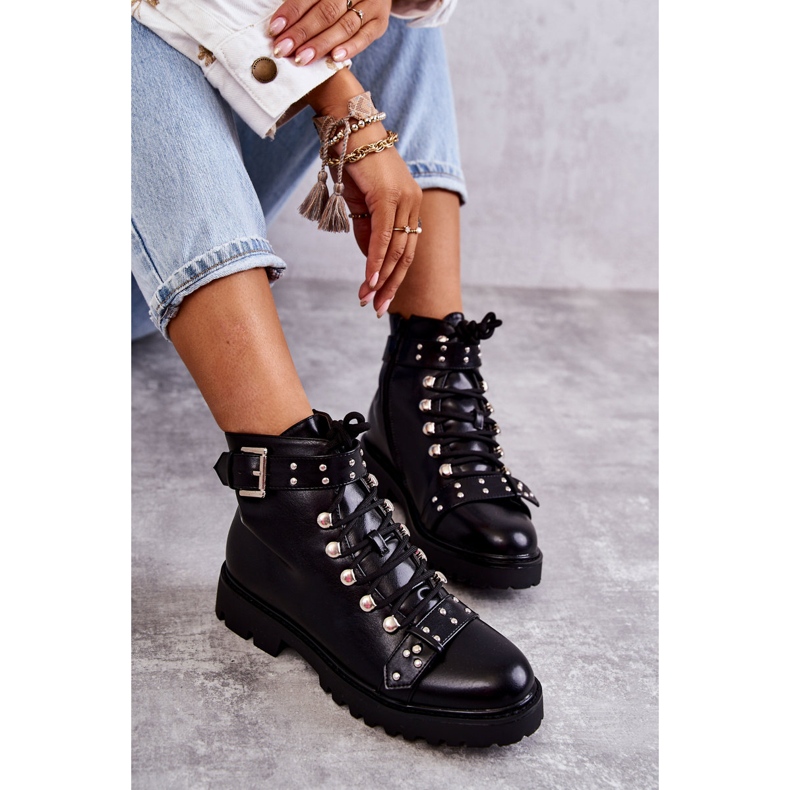 PG1 Fekete Sabine eco-bőr csizma díszövvel 1