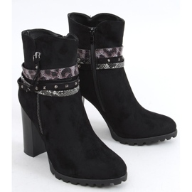 Fekete Soma Fekete magassarkú 1