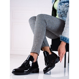 Vinceza női alacsony csizma lakkbőrből fekete 1