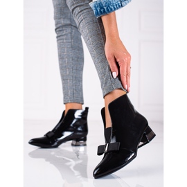 T.Sokolski Elegáns Sokolski fekete lakkozott női csizma 1