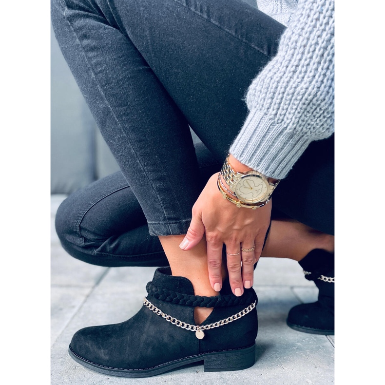 Kivágott csizma Cupro Black lánccal fekete 1 Kivágott csizma Cupro Black lánccal fekete 1