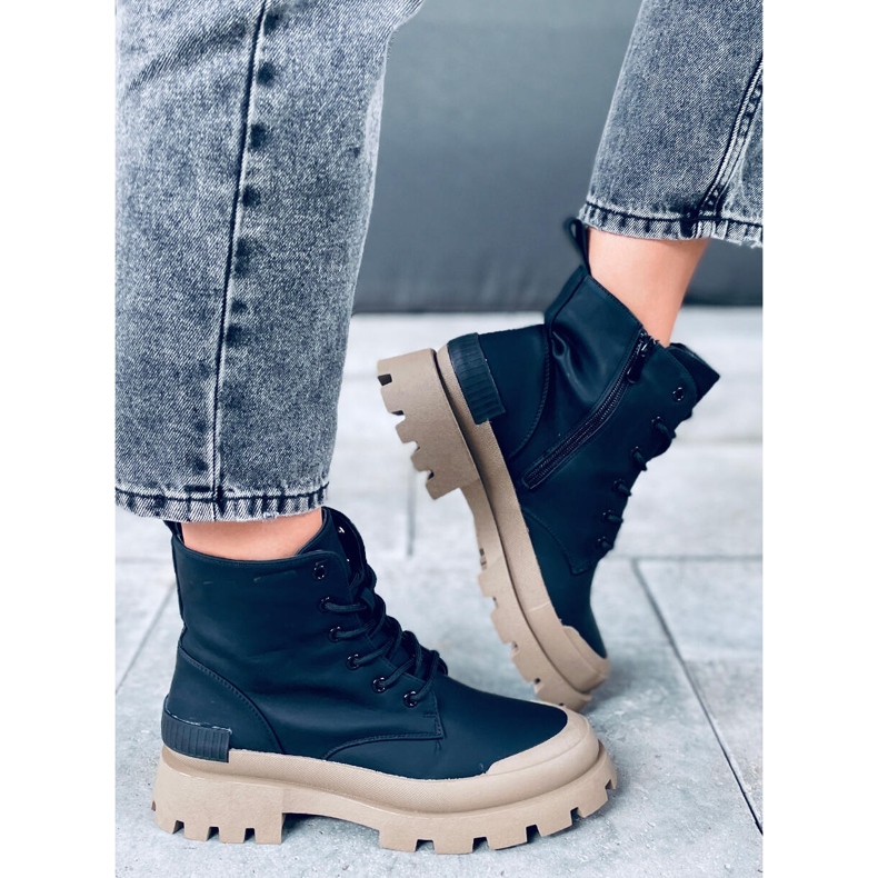 Toma Black túracipő fekete 1