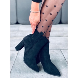 Klasszikus Titina fekete magassarkú 1