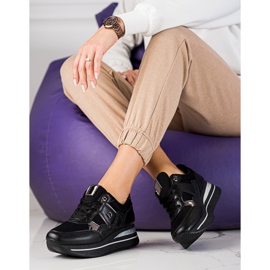 Fekete női tornacipő a Shelovet éken 1