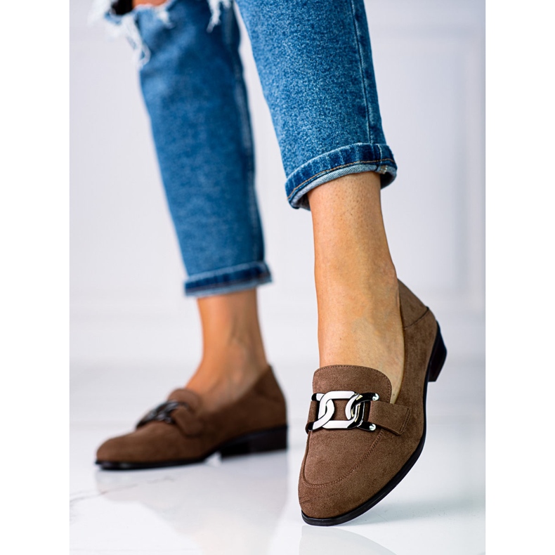 Elegáns női mokaszin Vinceza barna lánccal 1