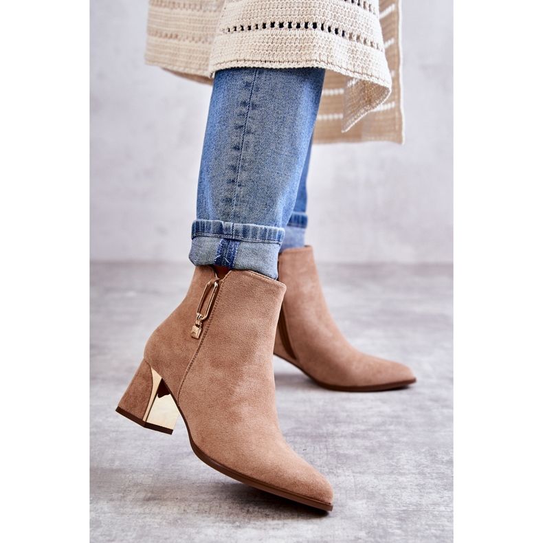 PS1 Szarvasbőr csizma bézs Erine díszítéssel 1