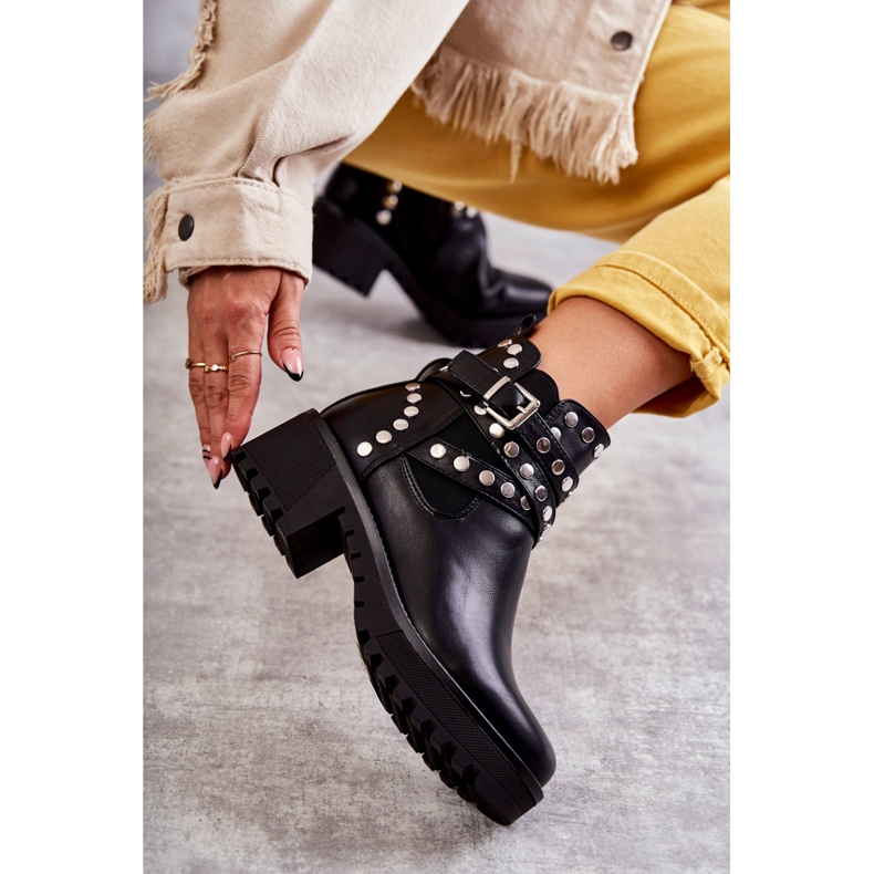 PG1 Bőr női csizma dekoratív szegecsekkel, fekete Sanchez 1