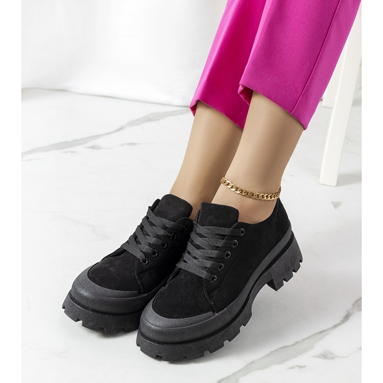 Fekete tornacipők a Dearth platformon 1