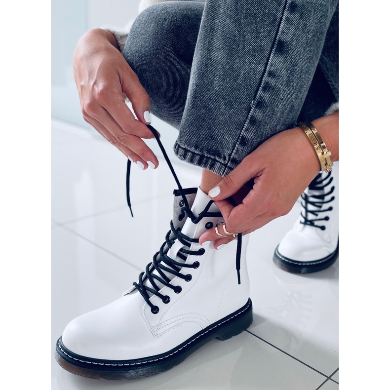 PA1 Carol White martensiaki csizma fehér 2