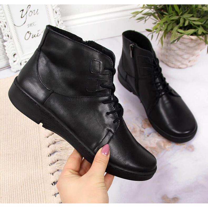 Kényelmes szigetelt fekete bőr csizma nőknek Łukbut 1816 2