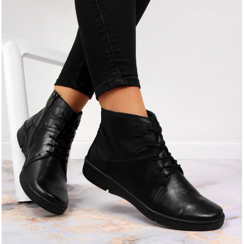 Kényelmes szigetelt fekete bőr csizma nőknek Łukbut 1816 1