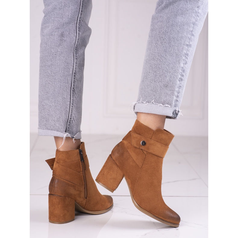 Ökológiai Shelovet velúrból készült barna női csizma a poszton 1