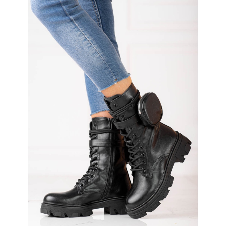 Fekete, zsebes női táskák 1