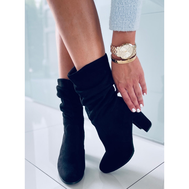 Pola Black magassarkú fekete 1