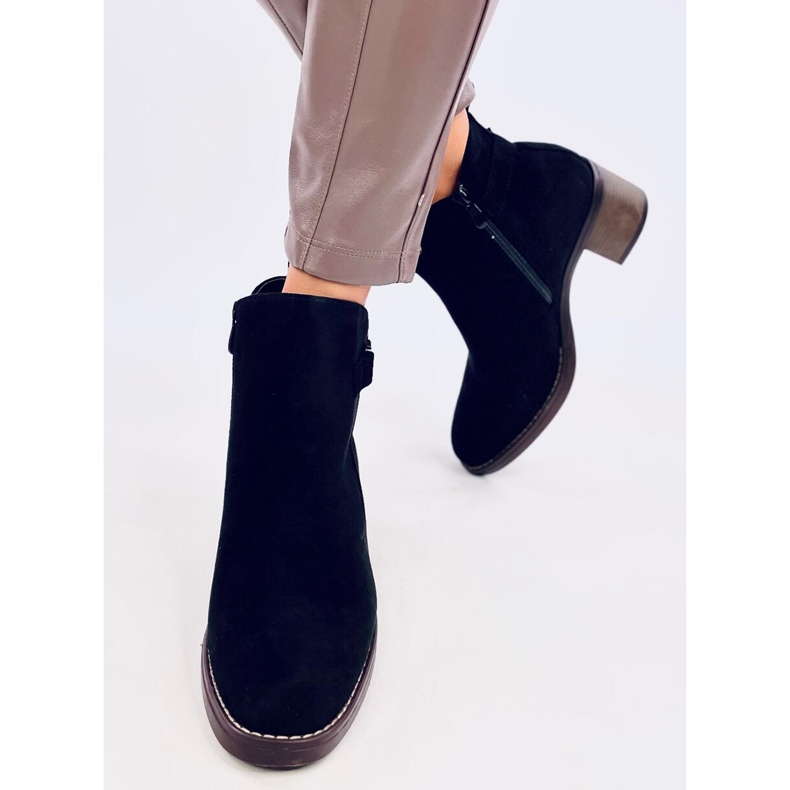 Klasszikus magas sarkú csizma Marsha Black fekete 1 Klasszikus magas sarkú csizma Marsha Black fekete 1