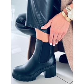 Janet Black magas sarkú csizma fekete 2