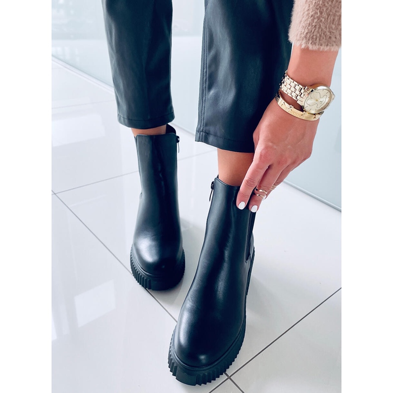 Janet Black magas sarkú csizma fekete 1 Janet Black magas sarkú csizma fekete 1