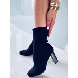 Hermione Fekete magas sarkú zoknis csizma 1