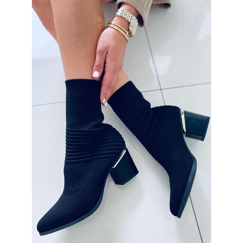 Tiara Fekete magas sarkú zoknis csizma 2