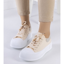 Bézs színű tornacipő a Kilkenny platformon 1