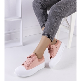 Rózsaszín tornacipő a Kilkenny platformon 1 Rózsaszín tornacipő a Kilkenny platformon 1