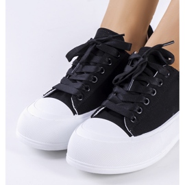 Fekete tornacipő a Kilkenny platformon 2