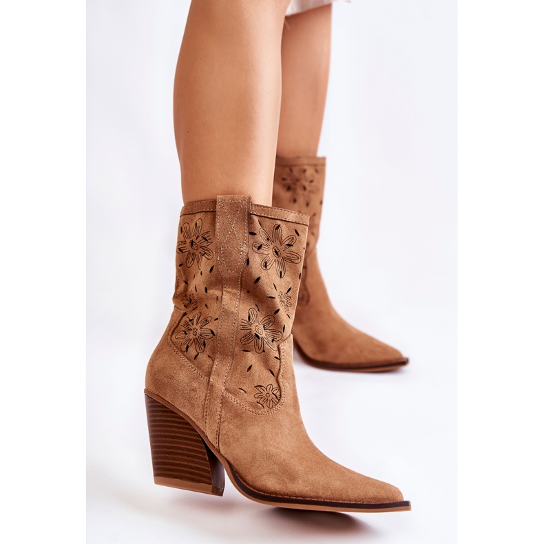 FB1 Divatos Velúr Cowboy csizma Camel Coralie virágokkal barna 1