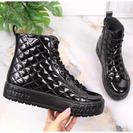 Fekete bőr steppelt női hőszigetelt csizma Filippo PAW369 2